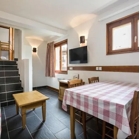 Les Aiguilles De Warens Apartahotel 3*