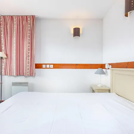 Les Aiguilles De Warens Apartahotel Combloux